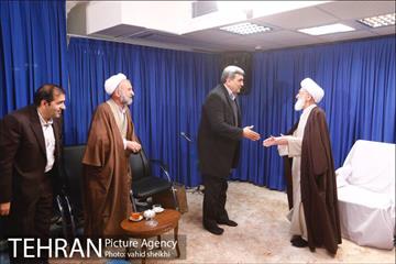 دیدار شهردار تهارن با آیت الله العظمی نوری همدانی  16