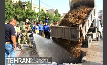 انجام عملیات ترمیم و بازسازی نشست زمین بزرگراه صیاد شیرازی 10