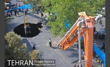 ریزش بخشی از خیابان پیامبر اتوبان ستاری -2 8