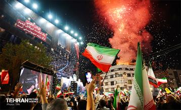 جشن ولادت حضرت زینب (س) در میدان انقلاب