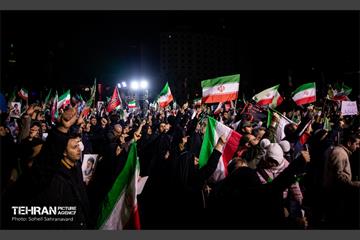 مراسم عزاداری شهادت رهبر انقلاب اسلامی در میدان ولیعصر(عج)