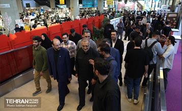 بازدید شهردار تهران از رویداد "اردی‌بهشت کتاب" 13