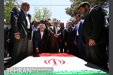 تجدید بیعت منتخبین مجلس دهم با آرمانهای امام خمینی (ره) 8