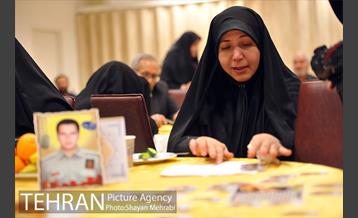 تجلیل از خانواده شهدای آتش‌نشان حادثه پلاسکو با حضور شهردار تهران 27