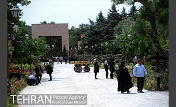 آئین بهره برداری از باغ راز هستی در منطقه 22 42