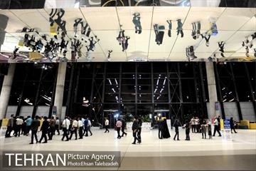شبگردی اصحاب رسانه در باغ کتاب تهران 6