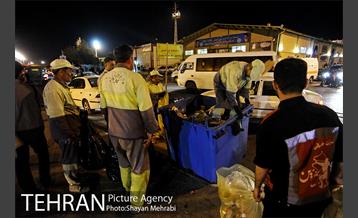 شروع بکار نیروهای خدمات شهری در پایان مراسم ارتحال امام خمینی (ره) 18