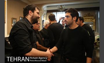 حضور بازیکنان و مربیان تیم استقلال در منزل مرحوم پورحیدری‎ 16