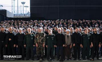 مراسم اقامه نماز بر پیکر آقای شهید ایران 41