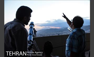 استهلال هلال ماه شوال از فراز برج میلاد تهران 17