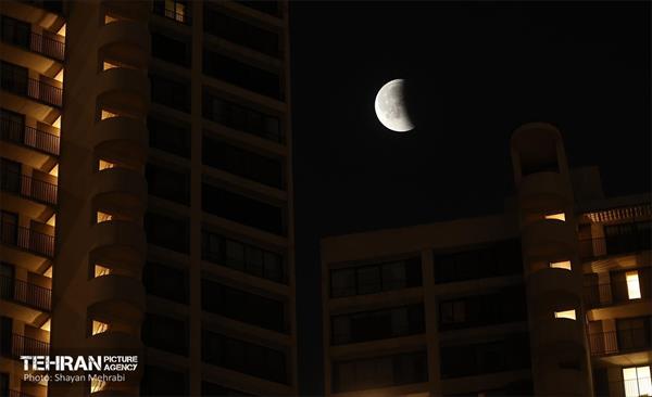 ماه خونین بر فراز تهران 4