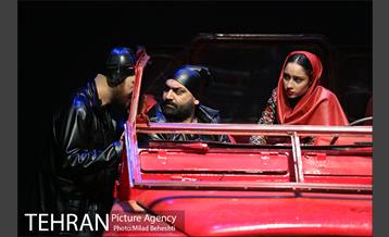 نمایش هفتمین جان سگ 12