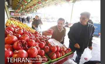 خرید شب یلدا در بازار میوه و تر بار صادقیه 3