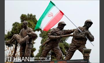 ادای احترام تهرانی ها به شهدای آتش نشان پلاسکو 23