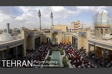 اقامه نماز عید فطر در مسجد امام حسین(ع) 1