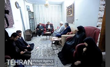 حضور شهردار تهران در منزل شهیدان مقدم 4