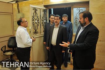 سرپرست شهرداری تهران و رئیس مرکز ارتباطات و امور بین الملل شهرداری تهران در بازدید از فعالیت‌های شبانه شهرداری و زندگی شبانه مردم تهران 31