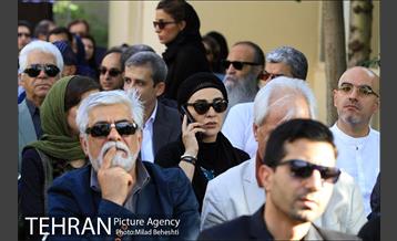 بدرقه عباس کیارستمی به خانه ابدی‎ 3