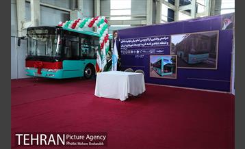 مراسم رونمایی از اتوبوس تمام برقی تولید داخل 30