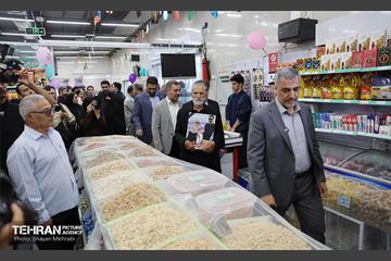افتتاح بازار میوه و تره‌بار میخک و مروارید 24