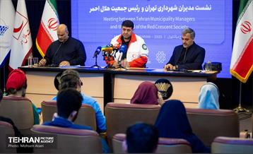 نشست مدیران شهرداری تهران با رئیس جمعیت هلال احمر 40