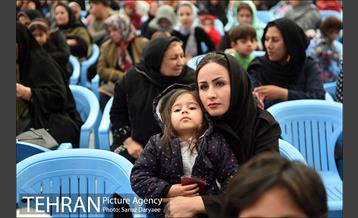 آیین گلاب­گیری «زیارت گل» 32