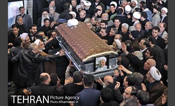 اقامه نماز بر پیکر حجت‌الاسلام والمسلمین هاشمی رفسنجانی 7