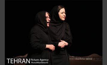 نمایشنامه خوانی کوکوی کبوتران حرم‎ 17