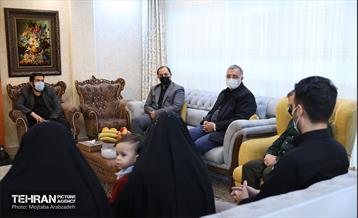 حضور شهردار تهران در منزل سردار شهید بیات 10