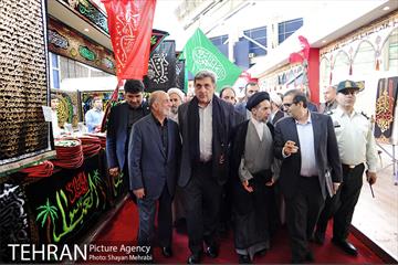 بازدید شهردار تهران از نمایشگاه عطر سیب 11