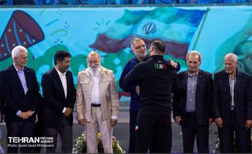 مراسم تجلیل از کشتی‌گیران قهرمان جهان (جشنی برای ایران) 18
