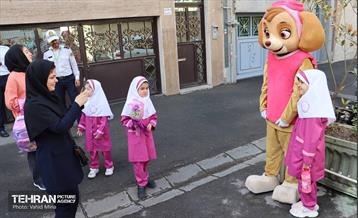 جشن شکوفه‌ها در منطقه ۱1 12