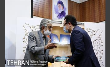 رونمایی از کتاب 8 جلدی «چهل ستون» 3