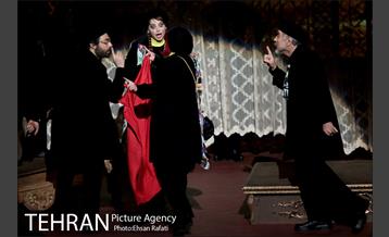 نمایش باغ آلبالو 16