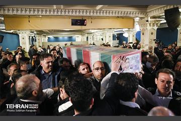 وداع با پیکر شهید «قریب رضا دارابی» 37