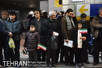 خدمت رسانی مترو در راهپیمایی 22 بهمن 21