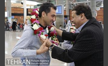 استقبال از علی رضا فغانی داور مسابقات جام کنفدراسیون ها