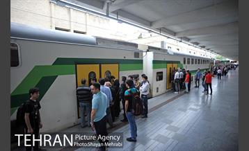 سرویس رسانی مجدد مترو خط 5 در روزهای جمعه 52