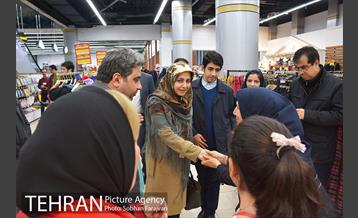 بازدید اعضای شورای شهر از فروشگاه شهروند  6