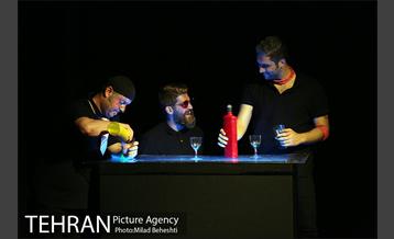 نمایش شبی بیرون از خانه 12