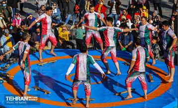 ورزش زورخانه ای در نوروزگاه فرهنگ و ملل پارک ملت 16