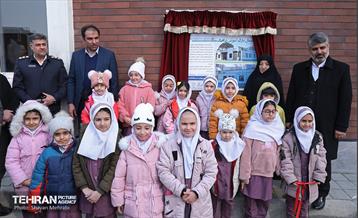 آیین بهره‌برداری از 110 پروژه منطقه 11 4