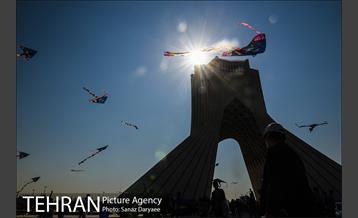 همایش زنگ تحرک و جشنواره بادبادک ها در میدان آزادی 27