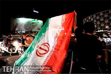 شادی مردم تهران پس از صعود تیم ملی فوتبال به جام جهانی 4