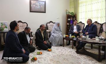 افتتاح مسجد حضرت علی اکبر(ع) و دیدار شهردار تهران از خانواده شهدای منطقه 13 12