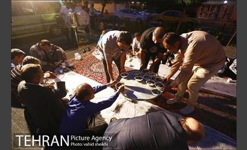 افطاری ساده راننده های تاکسی در پایانه تاکسیرانی صادقیه 12