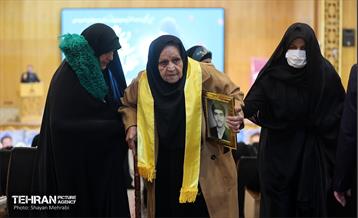 آیین تجلیل از 110 مادر و همسر شهید منطقه 20 9