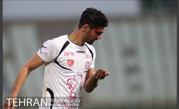 دیدار دو تیم فوتبال سایپا تهران و نفت تهران