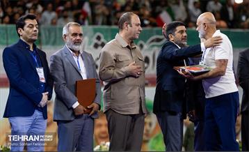 مراسم تجلیل از کشتی‌گیران قهرمان جهان (جشنی برای ایران) 77