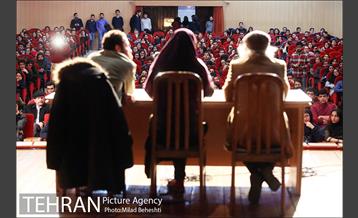 اکران فیلم سینمایی خفگی در دانشگاه امیرکبیر‎ 9